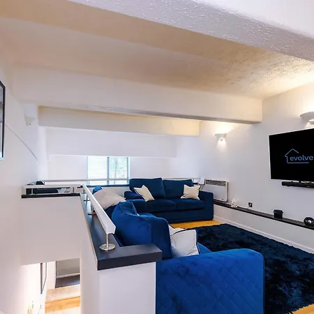 Stunning Duplex In Manchester, Workspace For Professionals *