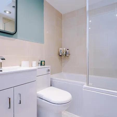 Stunning Duplex In Manchester, Workspace For Professionals * Манчестер