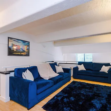 Stunning Duplex In Manchester, Workspace For Professionals *