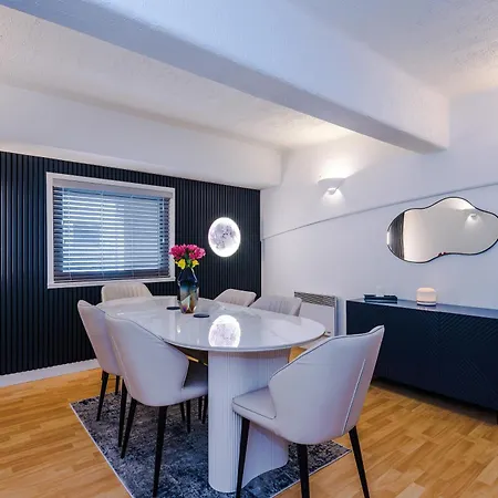 Stunning Duplex In Manchester, Workspace For Professionals *