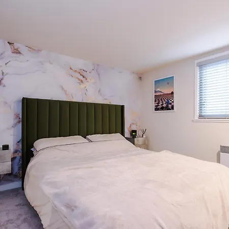 Stunning Duplex In Manchester, Workspace For Professionals Манчестер