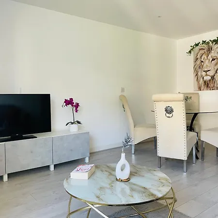 Modern 2-bed - Centre Lägenhet