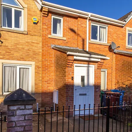 Holiday home - Centre - Parking - Full Kitchen - M60 Manchester