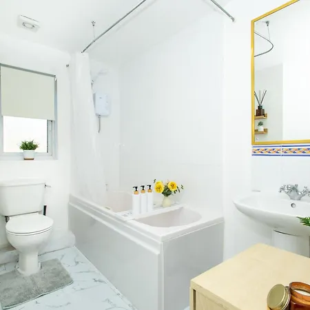 - Centre - Parking - Full Kitchen - M60 度假居 曼彻斯特