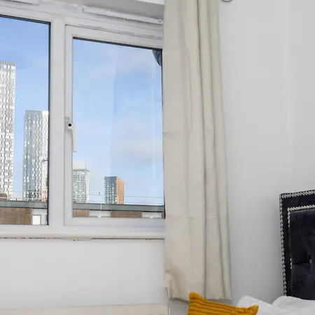 - Centre - Parking - Full Kitchen - M60 曼彻斯特