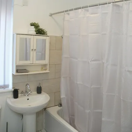 Apartamento Affordably Elegant Close To Coop Live, Etihad Stadium And Centre Manchester