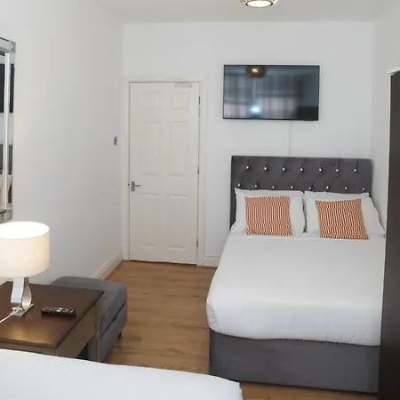 Affordably Elegant Close To Coop Live, Etihad Stadium And Centre