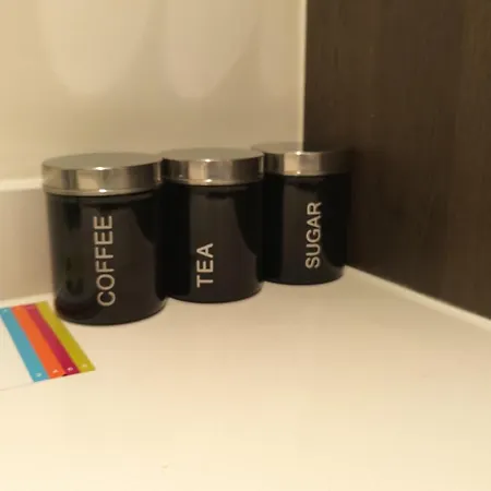 Bee Cosy - Greater Centre *