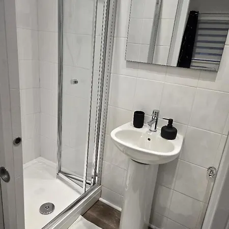 The Cosy Nest - Brand New Short Let In Salford Manchester