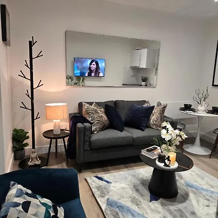 The Cosy Nest - Brand New Short Let In Salford Manchester