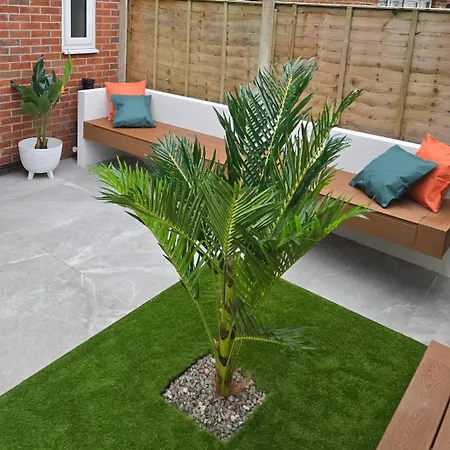 The Cosy Nest - Brand New Short Let In Salford *