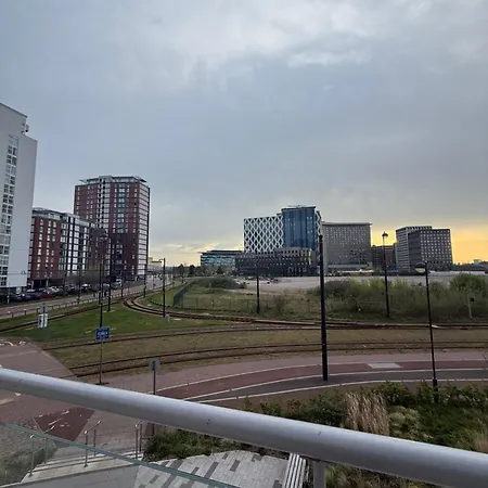 Luxepoint A Luxurious1-bed Flat With Gym And Cinema Manchester