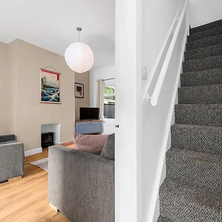 Apartment Bright 2bd - 10 Mins To *