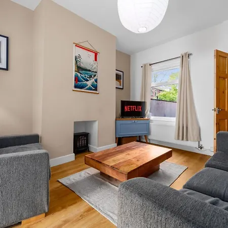 Apartment Bright 2bd - 10 Mins To Manchester