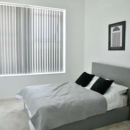 Spacious 1 Bed Near Etihad Apartament *