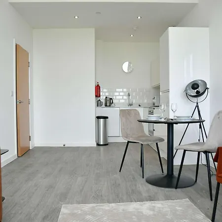 Spacious 1 Bed Near Etihad Daire
