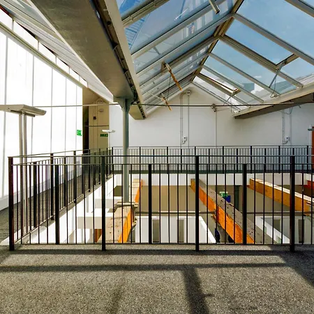 Pass The Keys Modern 2 Bed Centre Balcony Apartment