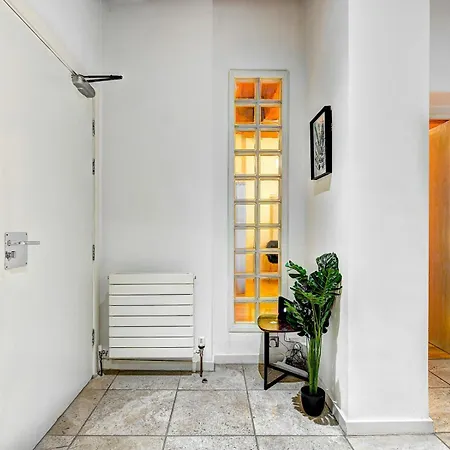 Pass The Keys Modern 2 Bed Centre Balcony Mánchester