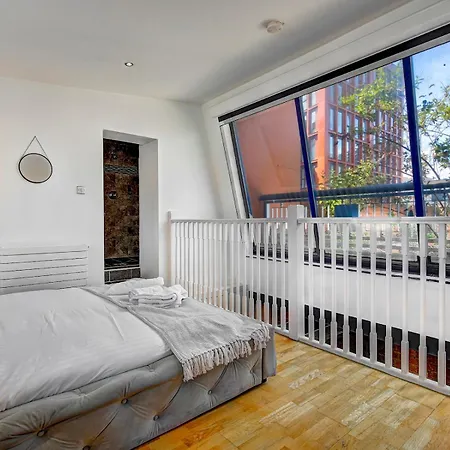 Pass The Keys Modern 2 Bed Centre Balcony Apartment