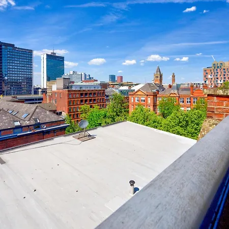 Pass The Keys Modern 2 Bed Centre Balcony Mánchester