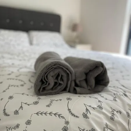 Lux 1 Bed And Water View