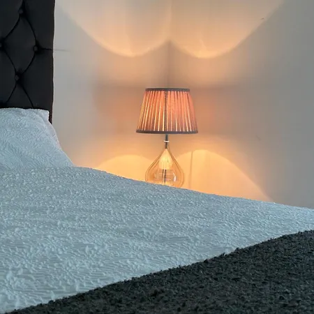Lux 1 Bed And Water View Apartment *