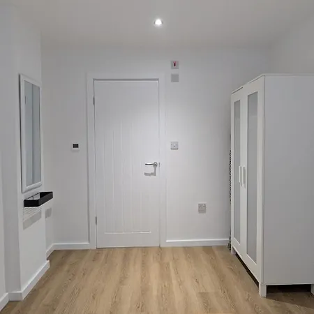 Newly Furnished Near Centre * Manchester