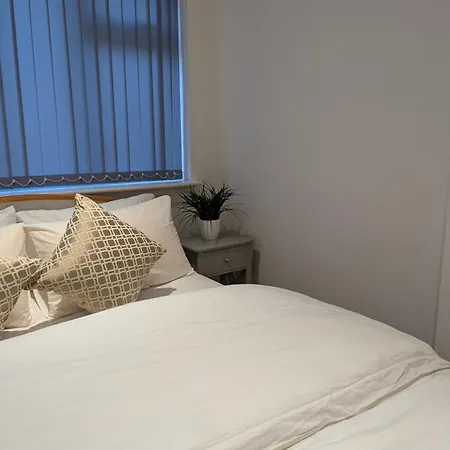 Newly Furnished Near Centre Lejlighed Manchester