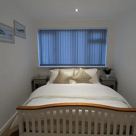 Newly Furnished Near Centre Manchester