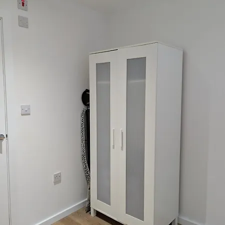 Newly Furnished Near Centre Appartement *