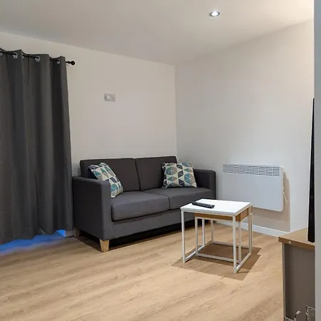 Newly Furnished Near Centre