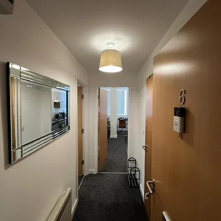 Trafford Apartment *