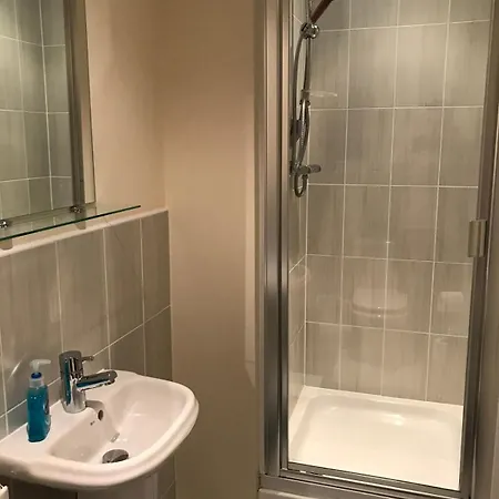 Feriehus Comfortable 3-storey House With Free Car Parking *