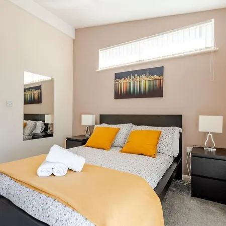 Feriehus Comfortable 3-storey House With Free Car Parking