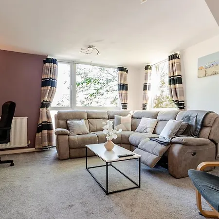 Prázdninový dům Comfortable 3-storey House With Free Car Parking Manchester