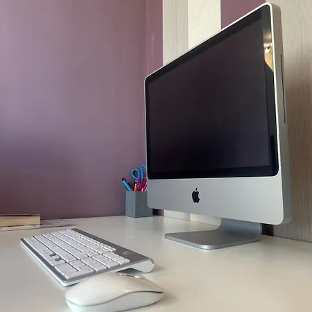 Comfortable 3-storey House With Free Car Parking マンチェスター