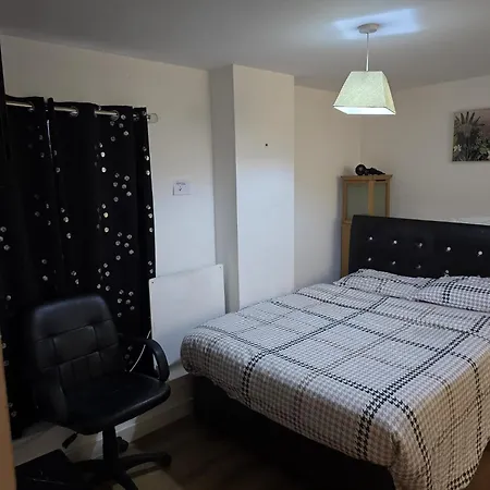 Apartment Small And Cozy Getaway Manchester