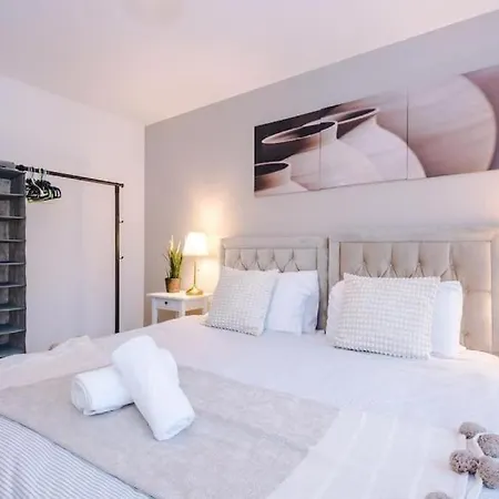 Blue Haven * Manchester