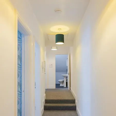 Feel Floor In M16 Apartment *