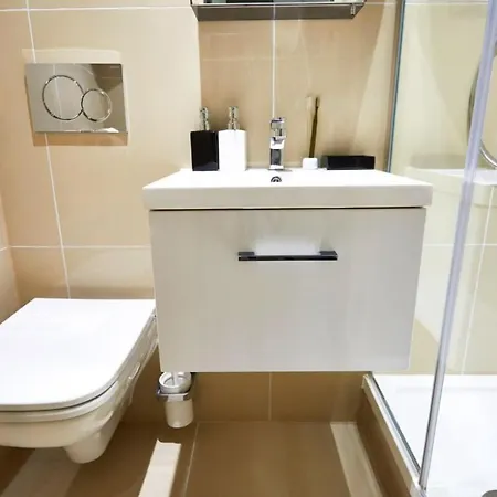 For Students Only Uninist First Street * Manchester