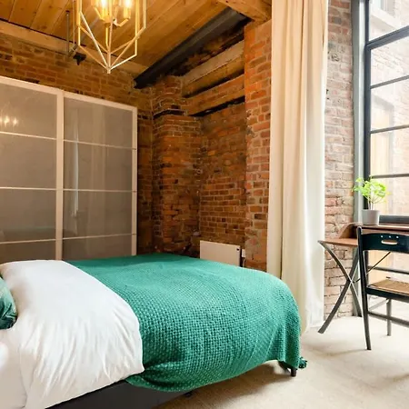 Africana At The Heim Appartement