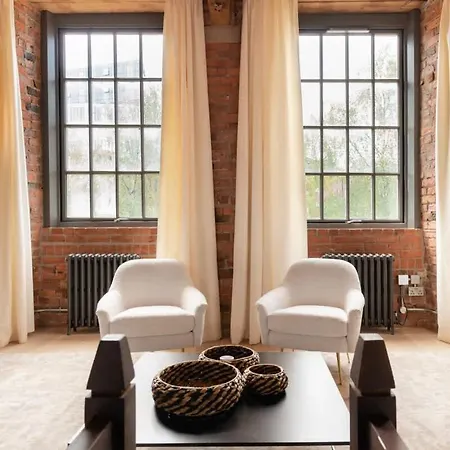 Apartment Africana At The Heim Residences Manchester