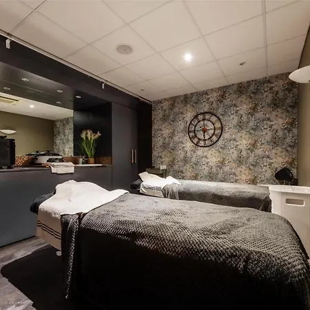 Radisson Centre, A Verified Net Zero 4*