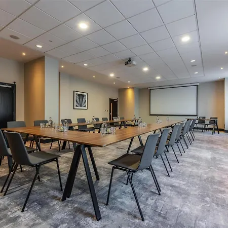 Radisson Centre, A Verified Net Zero 4* Манчестер