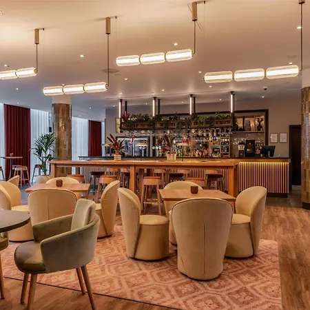 Отель Radisson Centre, A Verified Net Zero Манчестер