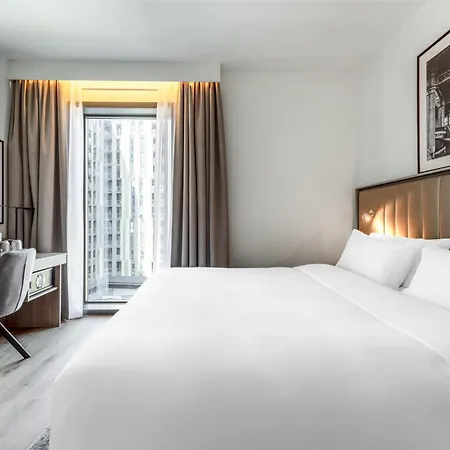 Отель Radisson Centre, A Verified Net Zero