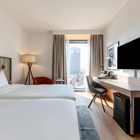 Radisson Centre, A Verified Net Zero 4* Манчестер
