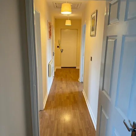 Modern, Sleeps 10, Parking, Etihad, Coop Live, River Park, Apartmán *