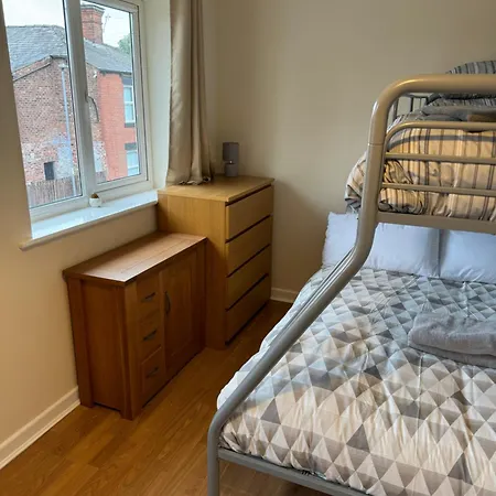 Apartmán Modern, Sleeps 10, Parking, Etihad, Coop Live, River Park, *