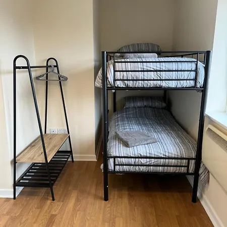 Modern, Quiet, Sleeps 9, Etihad, Coop Live, *